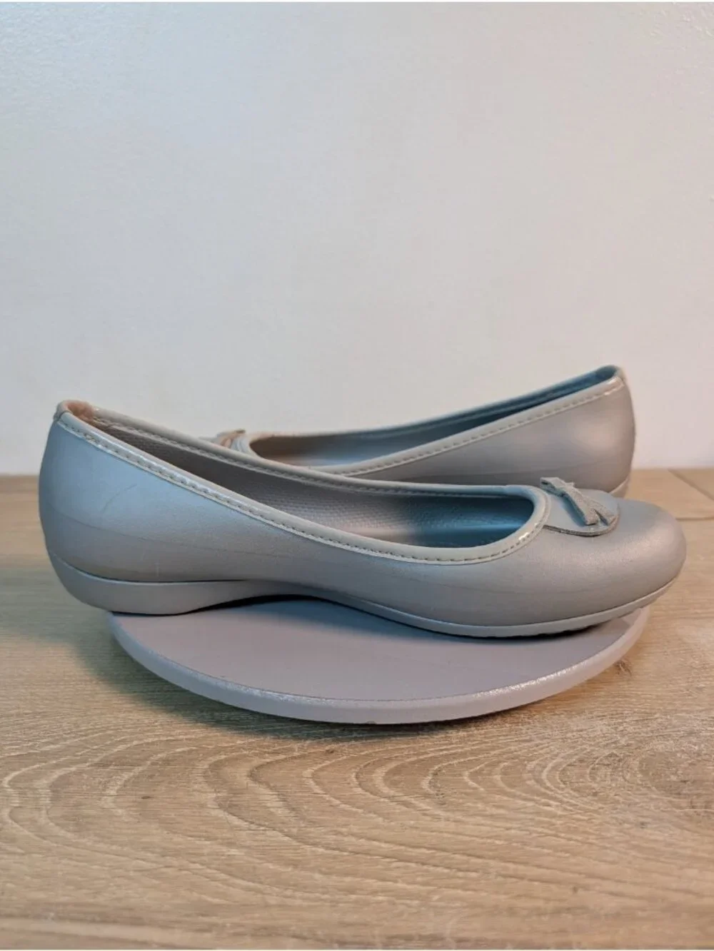 Women's CROCS Lily Bow Slip On Rubber Platform Flats Sz 10 Gray Silver